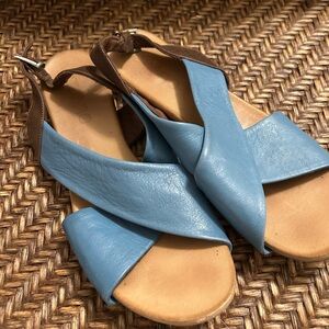Bueno blue leather sandals